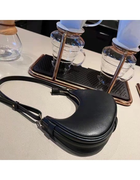 Factory Direct Sale Better Price Fashion Lady Underarm Bag Half Moon Handbag