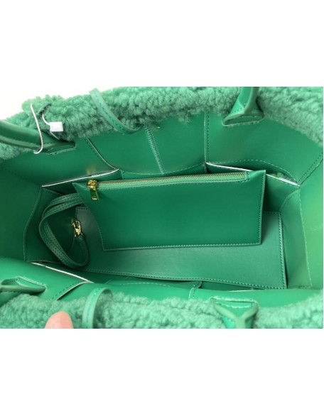Wholesales Winter customized logo fashion purses and handbags wholesale Hand Knitted wool lady handbags for woman