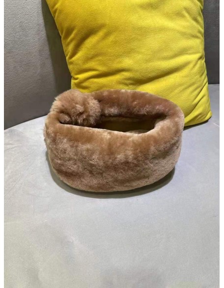 Wholesale Fashion Cute Real sheep Fur handbags woman bags luxury famous brands fur women bag with fur handle