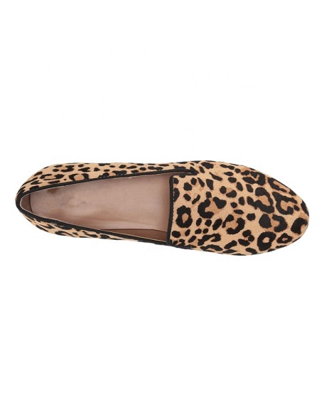 Slip on leopard leather material Dress women flat shoes