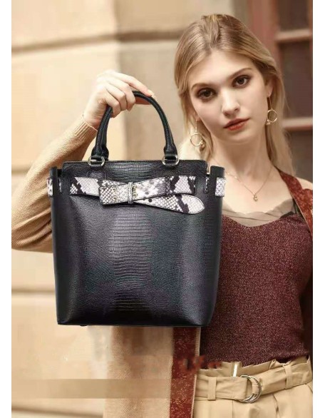 2022 designer trendy shoulder bag high quality wholesale tote bag snake pattern genuine leather handbag for women